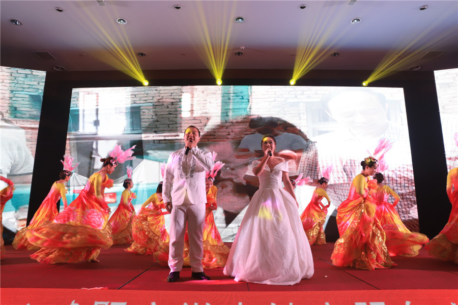 芜湖市第二人民医院选送的歌伴舞《向往》